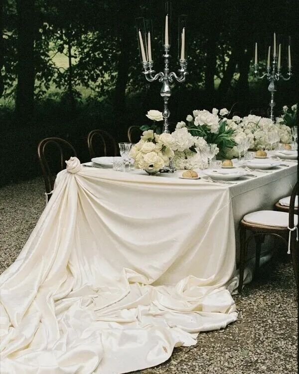 《2026年婚礼五大流行色》